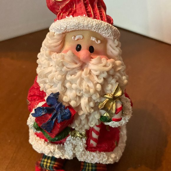 SANTA HANGS OVER DESK CUTE HOLDING PRESENTS CUTE - Picture 1 of 8